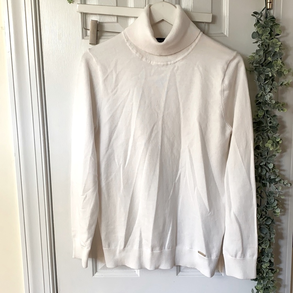 Tommy Hilfiger White Turtleneck Sweater, brand new
